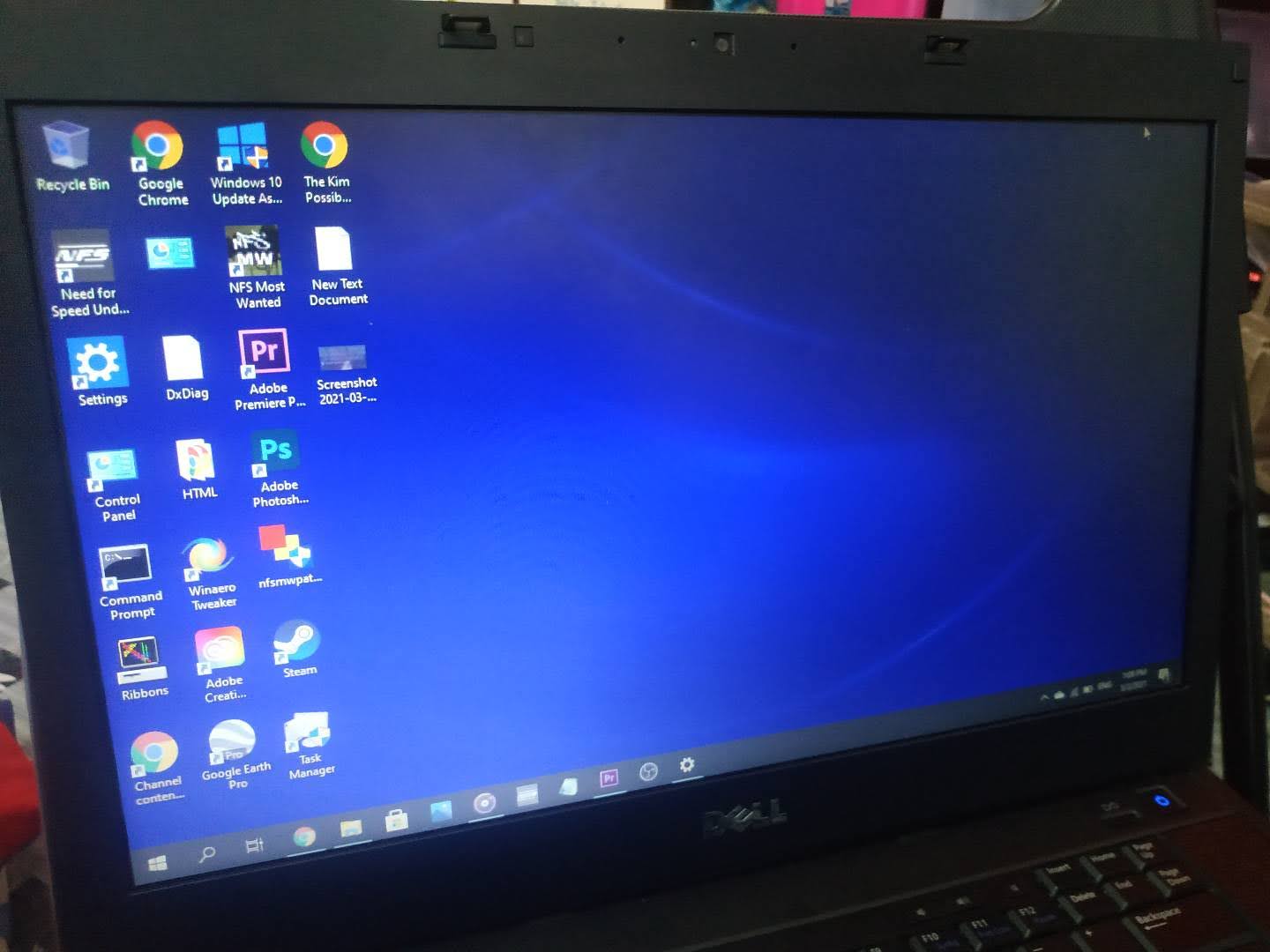 An image of a laptop with Windows desktop. The laptop was Dell Precision M4500 (2011)